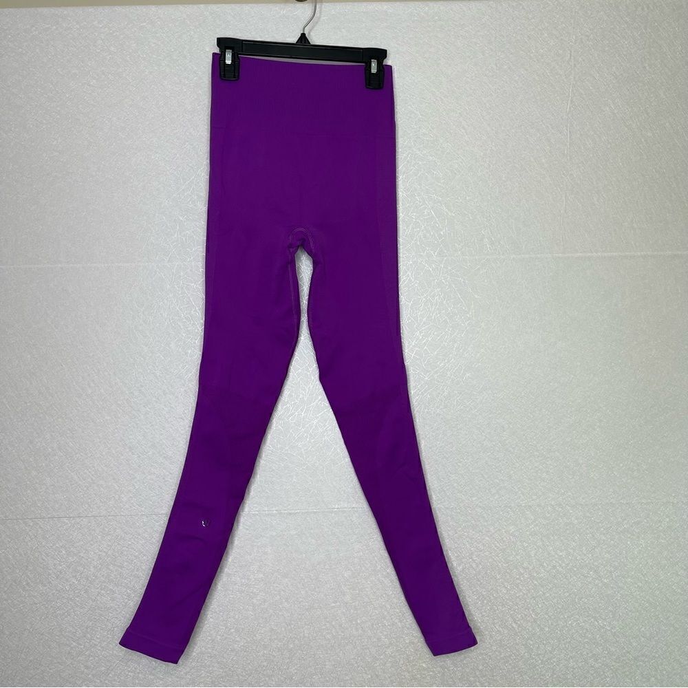 Lululemon Zone In Tight Tender Violet Compression Pants 4 - Picture 4 of 6